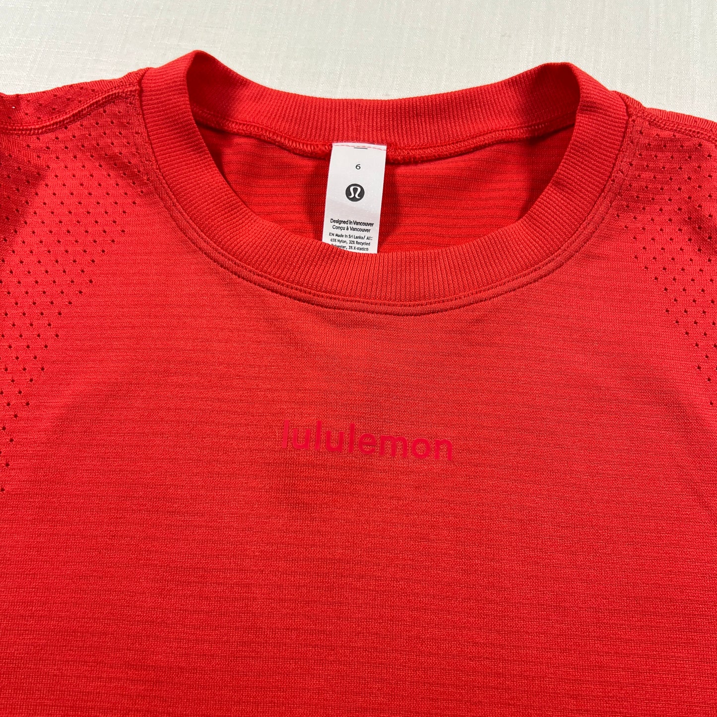 Lululemon Swiftly High-Low Cropped Short-Sleeve Shirt - Red Glow / Red Glow - Size 6 (Small)