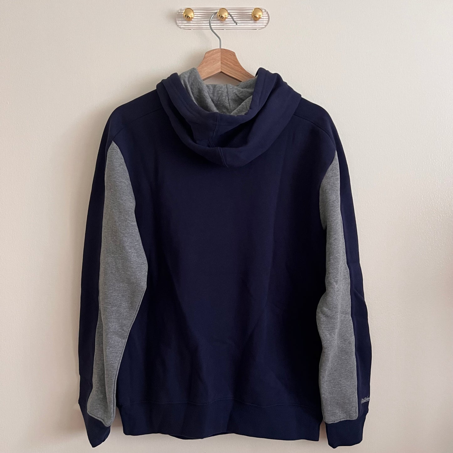 Men’s Mitchell & Ness Colorblocked Fleece Pullover Hoodie - Navy/Gray - Small