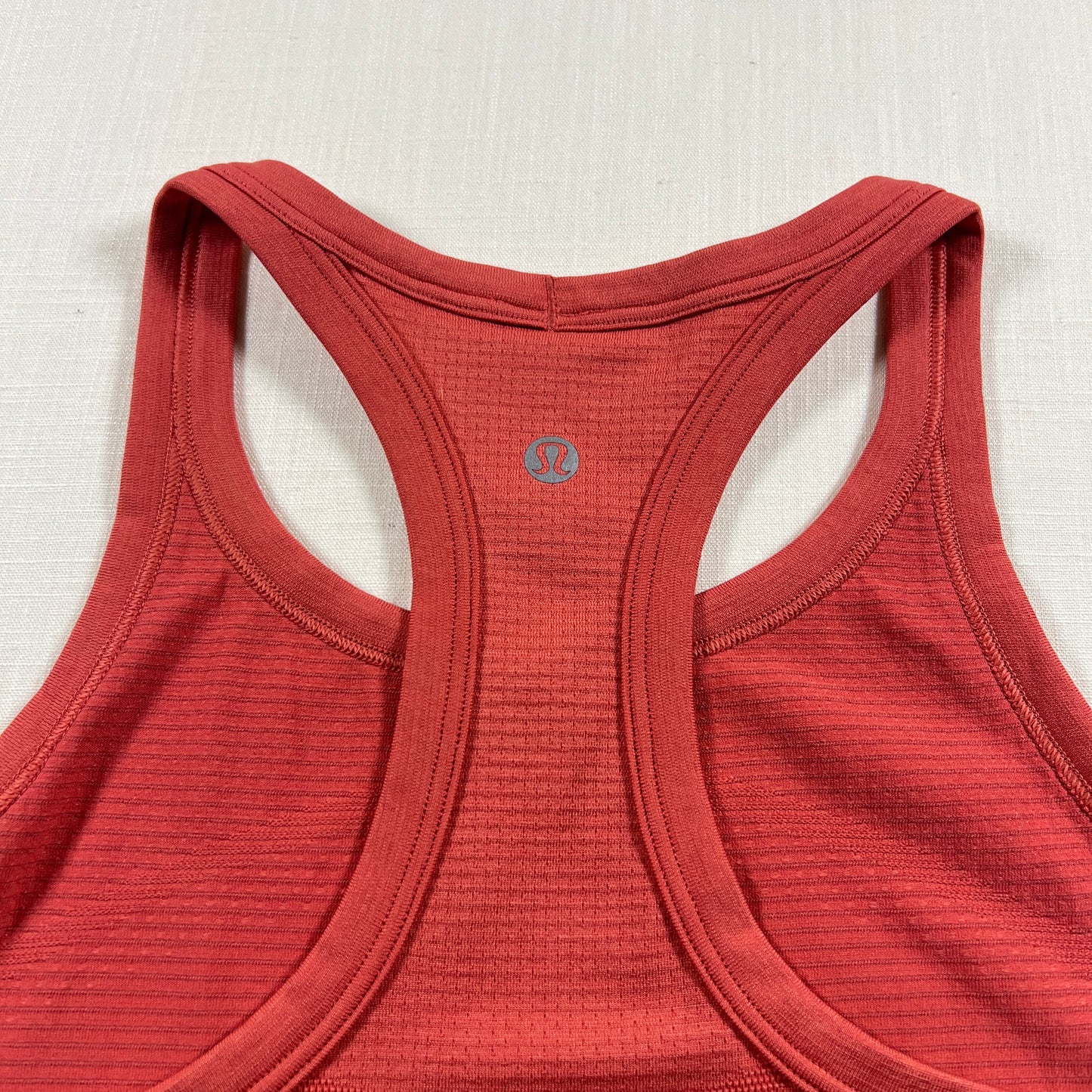 Lululemon Swiftly Tech Cropped Racerback Tank 2.0 - Desert Red/Desert Red - Size 8 (Medium)