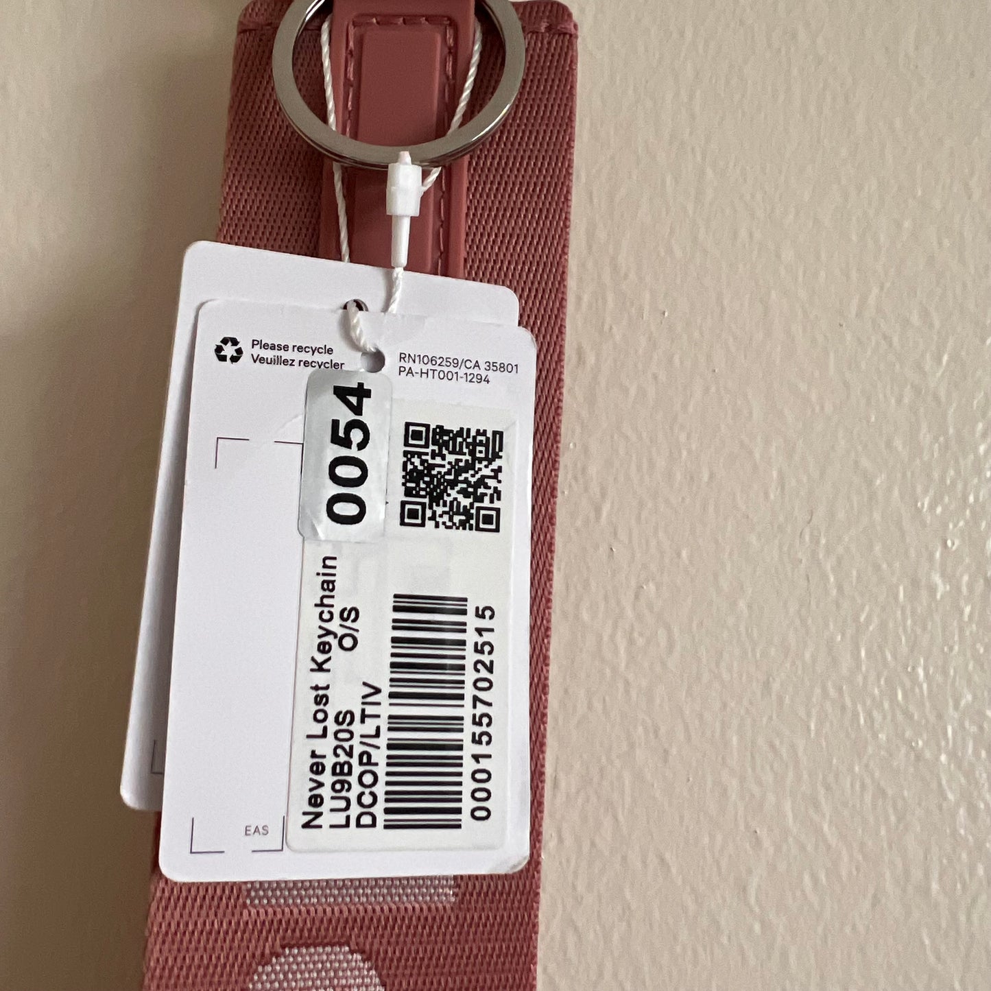 Lululemon Never Lost Keychain Deco Pink/Light Ivory